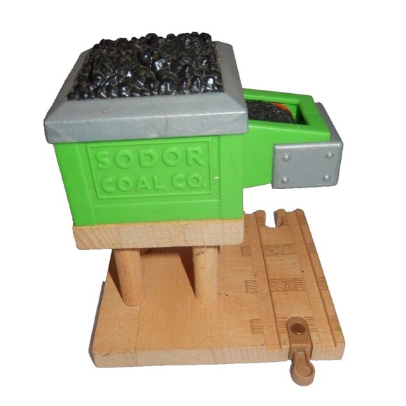 Thomas The Train & Friends Wooden Track Compatible Accessory Buildings Lot Of 7 - Picture 16 of 16